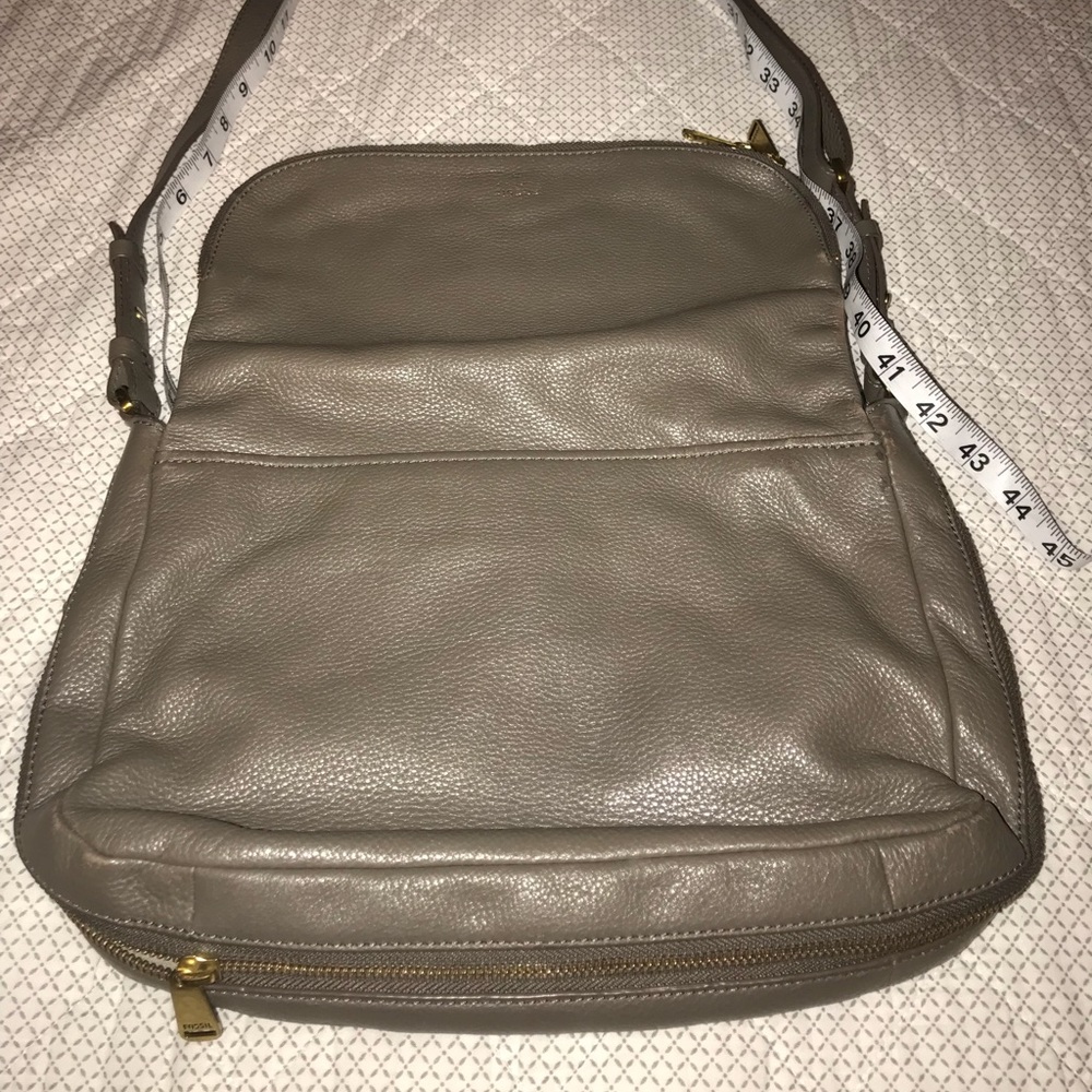 Fossil- Adjustable Slide Gray Crossover Bag/Purse - Picture 6 of 6